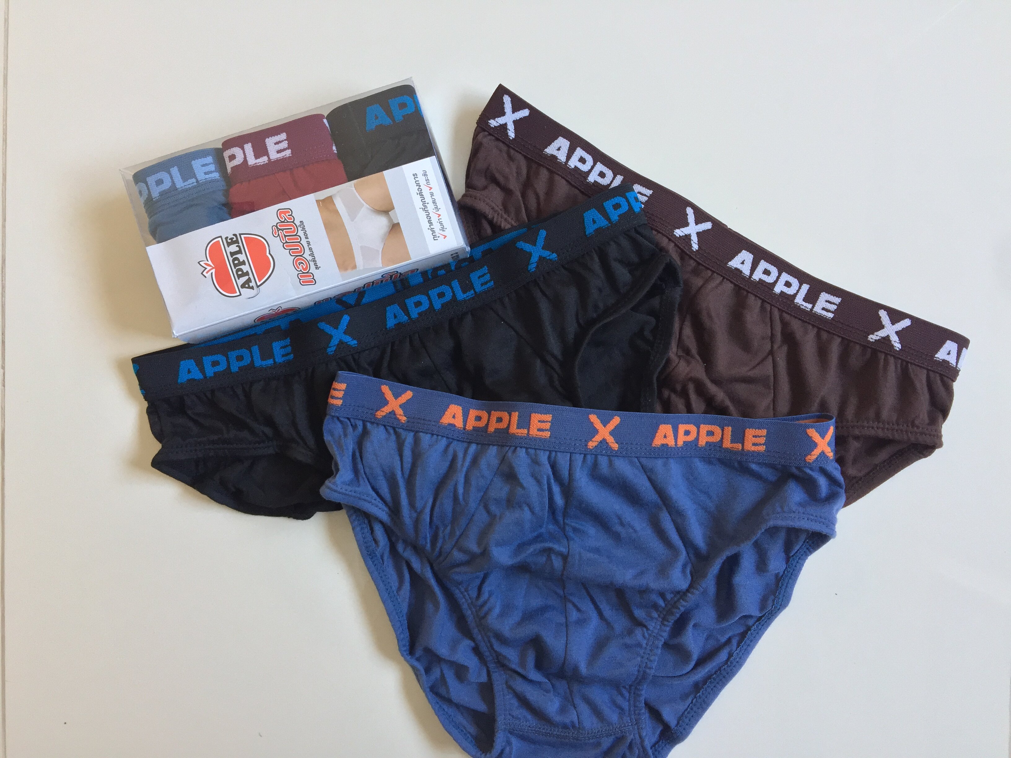 กางเกงในผู้ชาย APPLE  มีให้เลือกขอบหุ้ม ขอบเทป ในราคาพิเศษ 3 ตัว 99 บาท